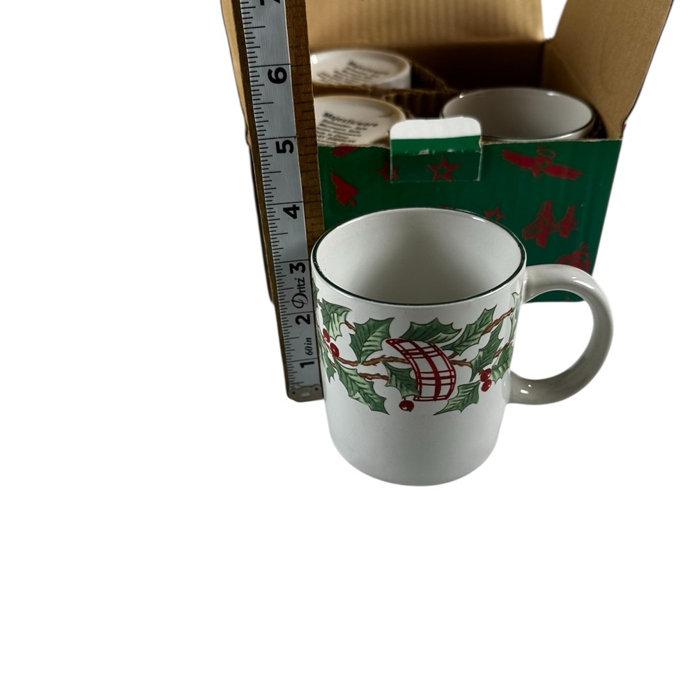 Holiday Ribbon Vintage Set of 4 Ceramic Christmas Mugs Dist.by Mervyn’s - Picture 6 of 16